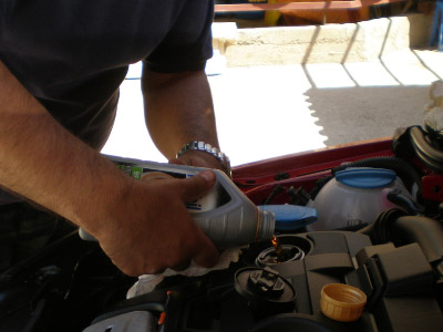 Έφοδοι της αστυνομίας σε… γκαράζ για μαϊμού μηχανικούς